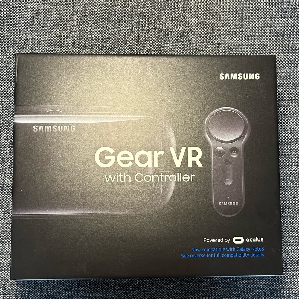 Gear VR With Controller Powered by Oculus